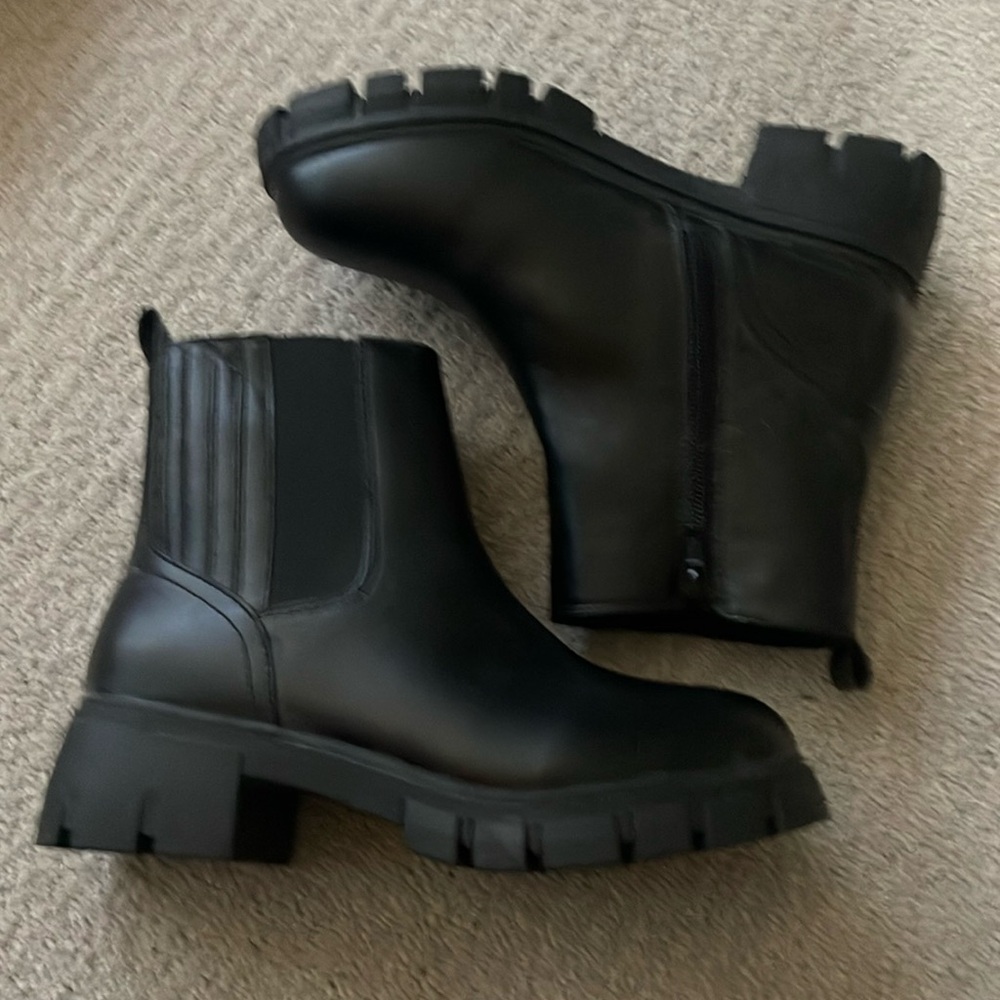 Cute black boots from brand MIA.They are a size 4 kids.These boots are new. - Picture 2 of 7